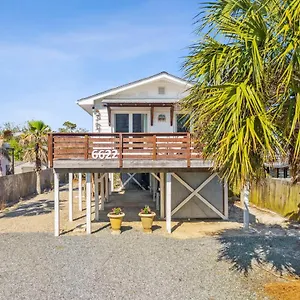  Holiday home Two Bedroom House With Private Parking, Outdoor Shower And