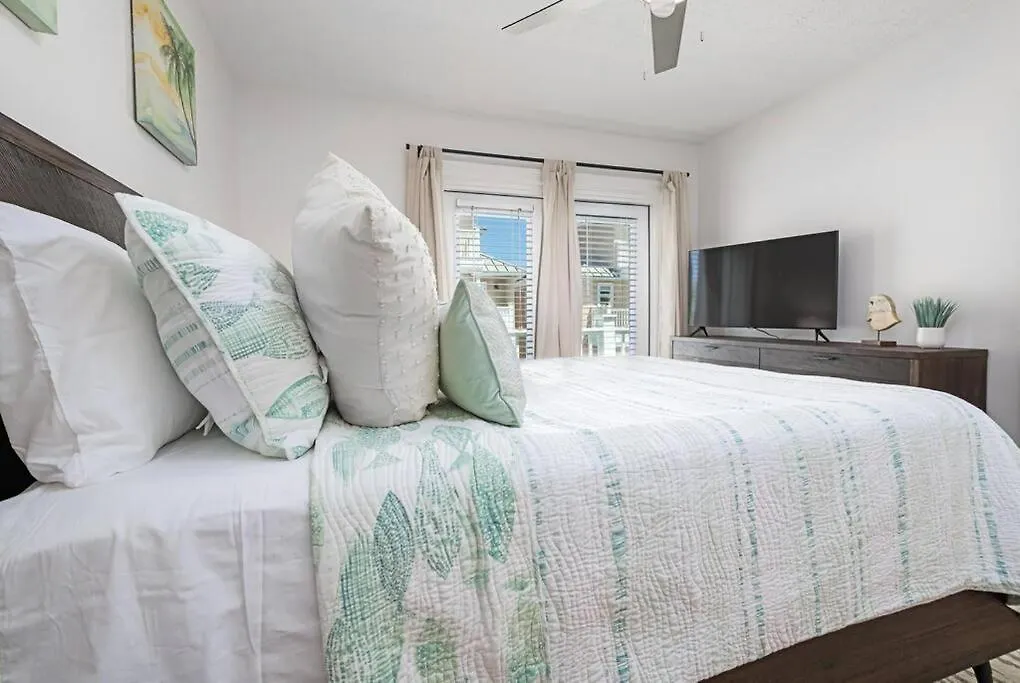 * Sugar Sands * Steps To Beach * Pool * Balconies * Panama City Beach 0*,