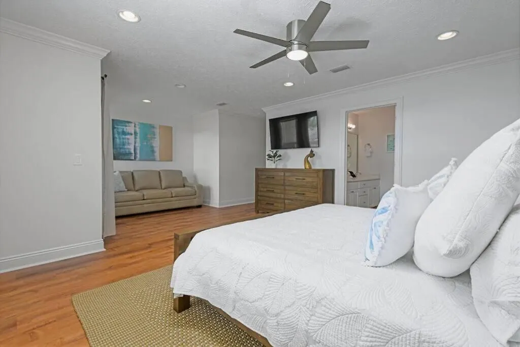 * Sugar Sands * Steps To Beach * Pool * Balconies * Panama City Beach United States